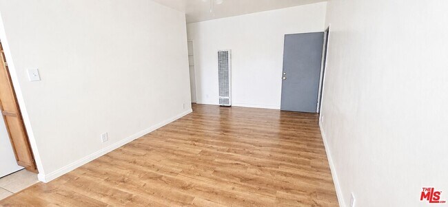 Foto del edificio - 1351 Cochran Ave