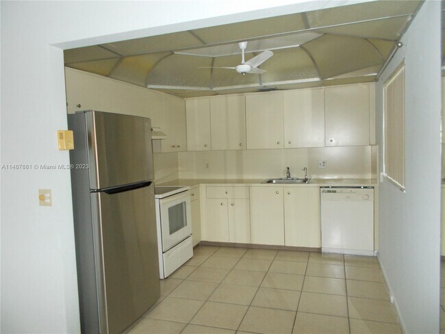 Foto del edificio - 13455 SW 9th Ct