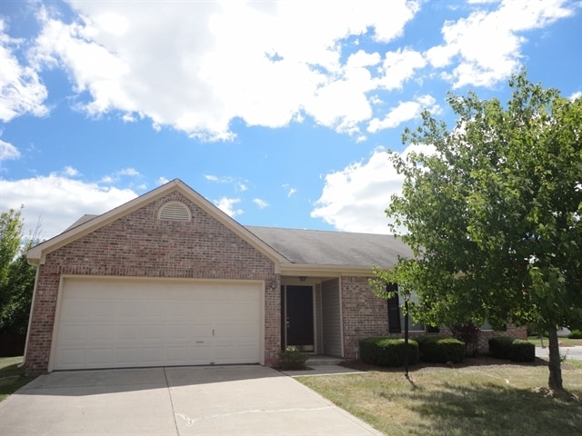 Foto principal - 1903 E Maple Park Dr