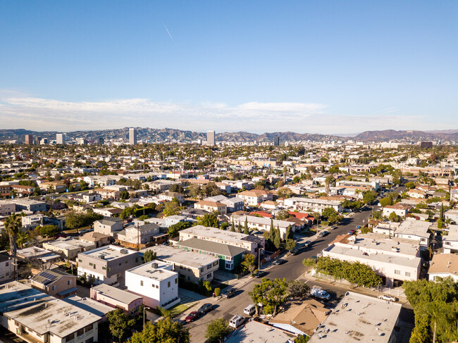 Foto del edificio - 1809 S Longwood Ave