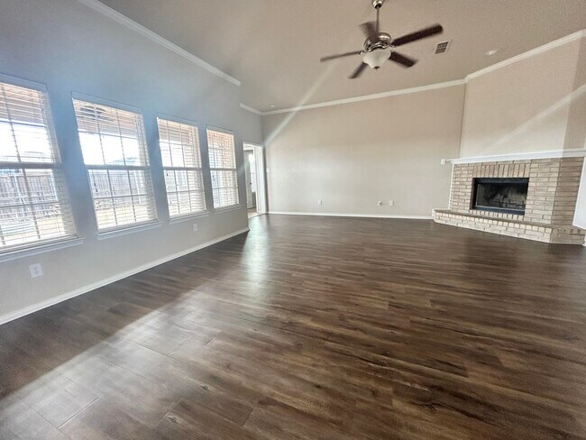 Foto del edificio - 10601 Clinton Ave