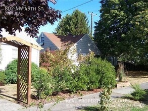 Building Photo - 802 NW 49th St