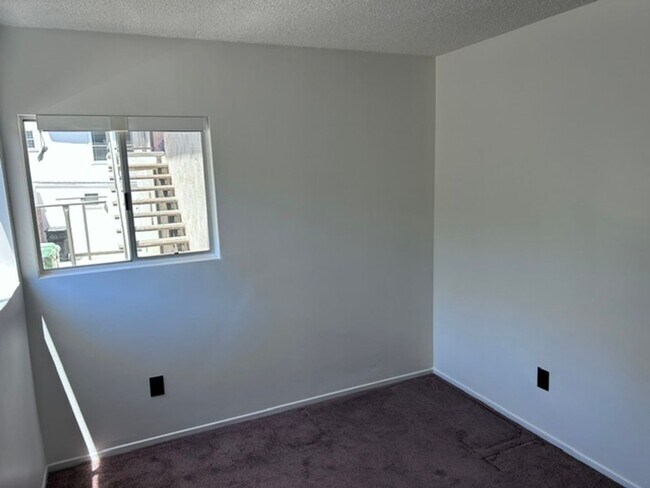 Foto del edificio - 1102-1104 W. 23rd Street & 2231-2233 S. Leland St..
