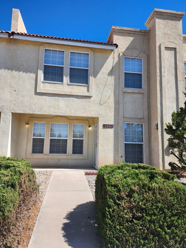 Foto del edificio - 6225 Bent Tree Dr NW