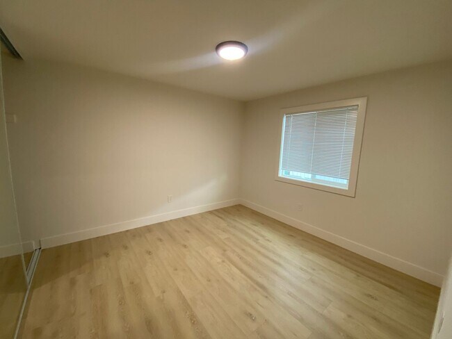 Building Photo - 2585 Kenton Ct.