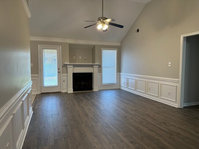 Building Photo - 162 Romie Dr