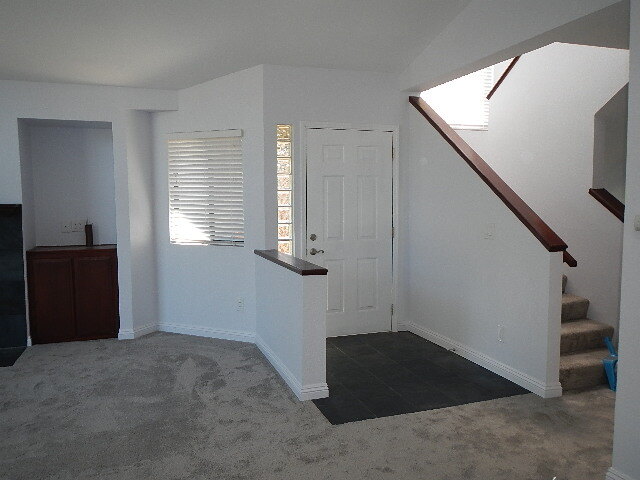 Building Photo - 166 Las Flores Dr