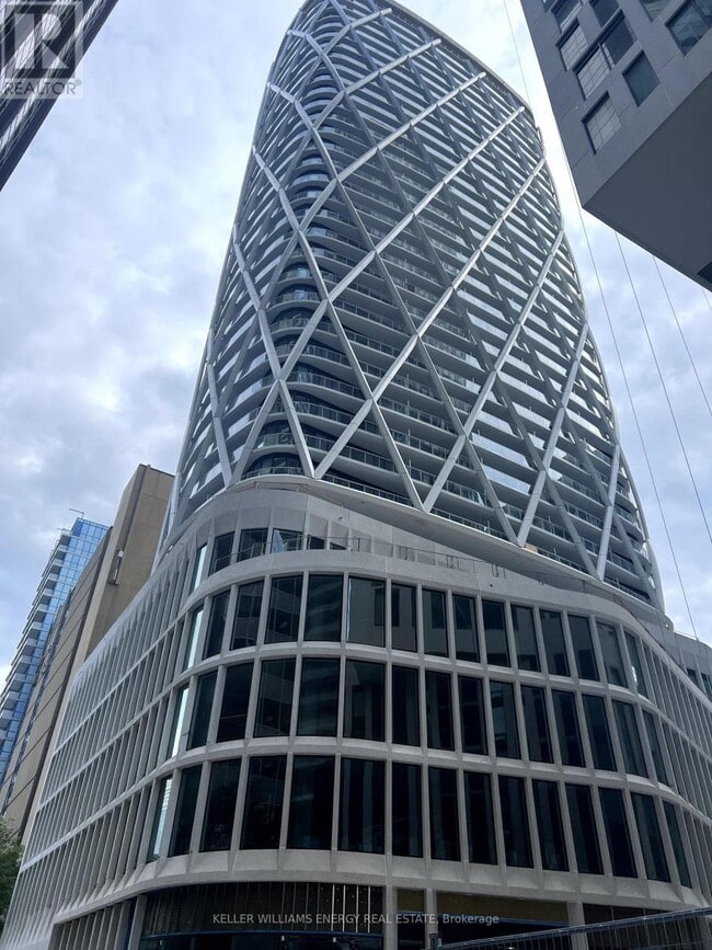 Building Photo - 230 Simcoe St