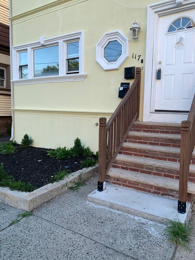 Building Photo - 117 Schley St