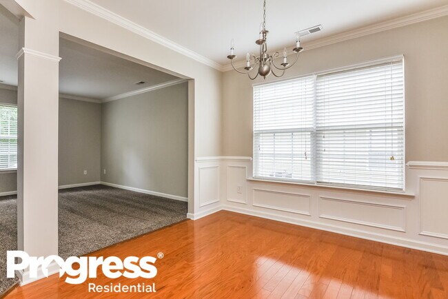 Foto del edificio - 217 Timber Meadow Lake
