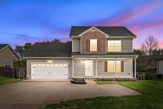 Building Photo - 1563 Hazelwood Rd