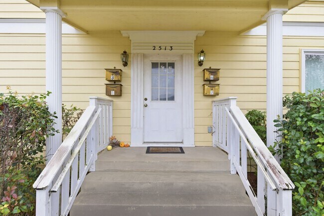 Foto del edificio - 2513 Shakespeare St