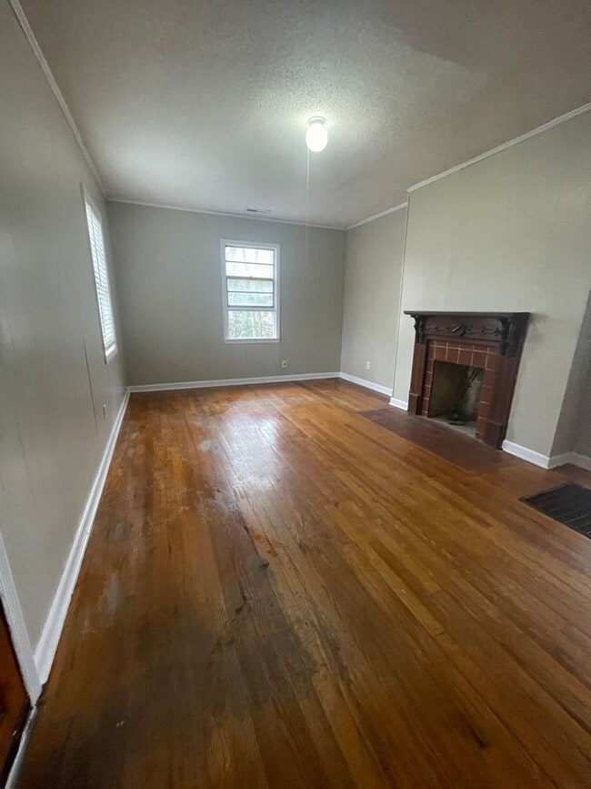 Building Photo - Recent Updates!! Move In Special Available!