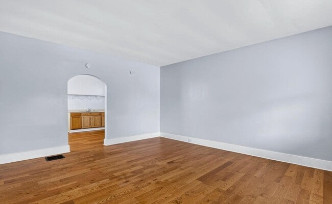 Building Photo - 1126 Milton St