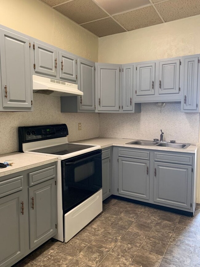 Building Photo - 135 S 2nd St