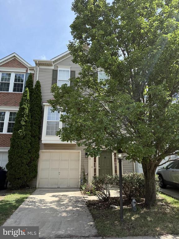 Building Photo - 2539 Banshire Dr