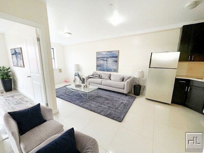 Building Photo - 417 Gates Ave