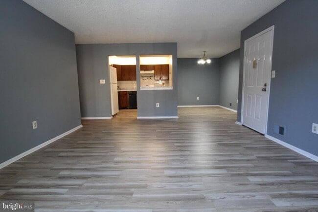 Building Photo - 8 Joyner Ct