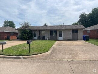 Building Photo - 911 Deonne Cir