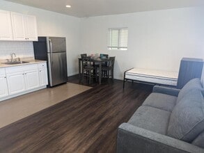 Building Photo - 993 Rosecrans St