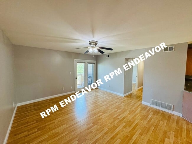 Building Photo - “Ballwin Beauty! Updated 2BR Condo with Bi...