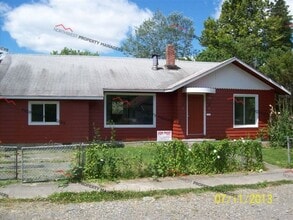 Building Photo - 709 S Silver St