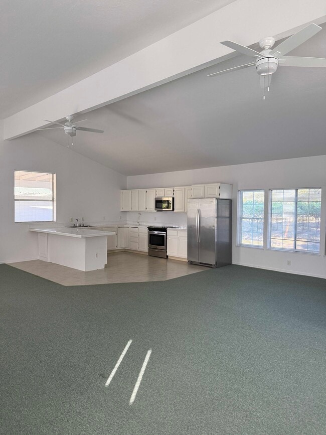 Foto del edificio - 3996 Dry Creek Rd