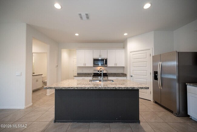 Building Photo - 12194 E Ava Lynn Dr