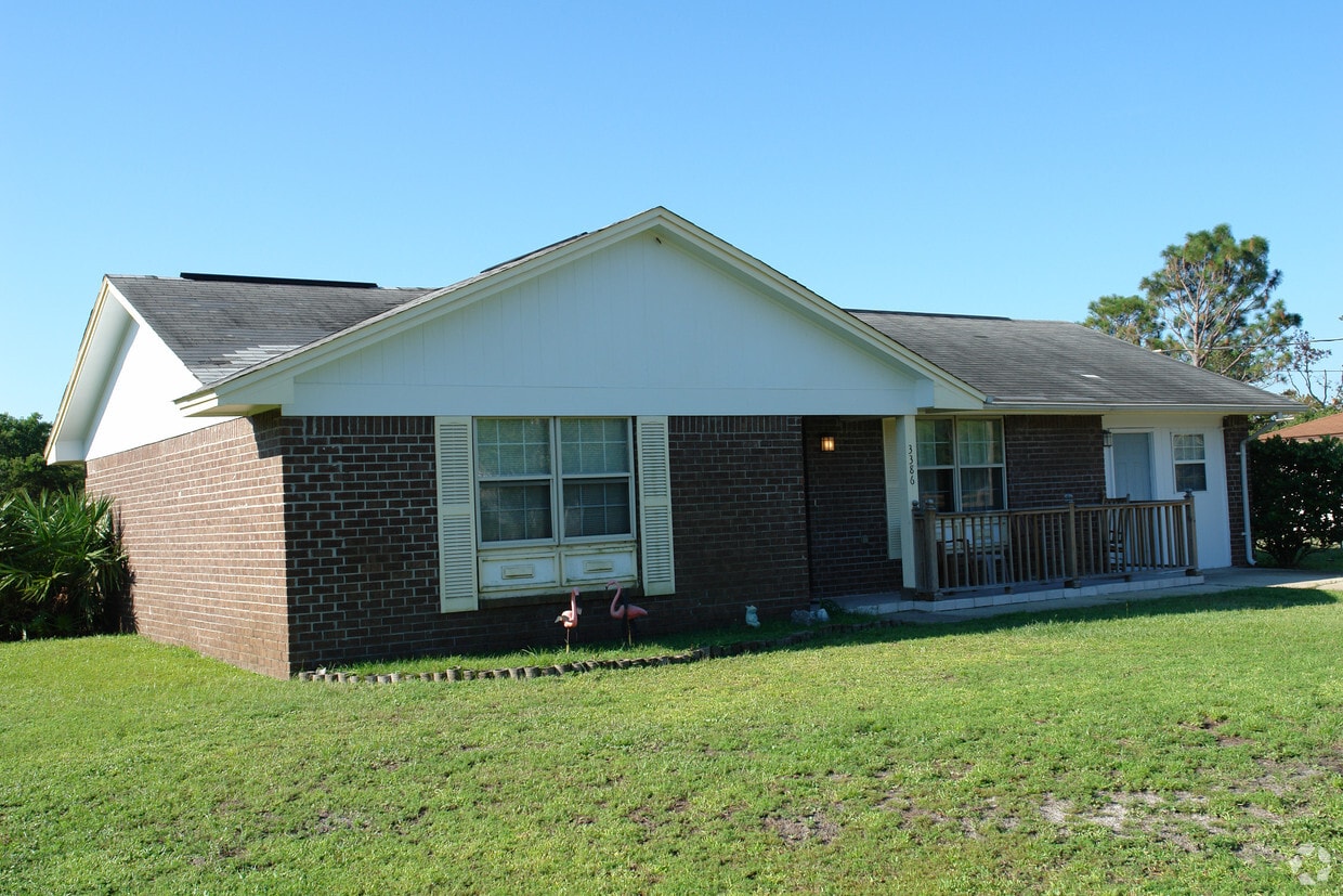 Foto del edificio - 3386 Green Briar Cir