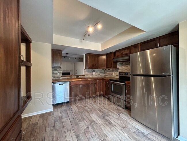 Building Photo - 3859 Chimney Creek Dr