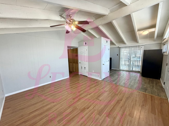 Building Photo - Light-Filled 3 Bedroom Home with Open Feel & Outdoor Storage