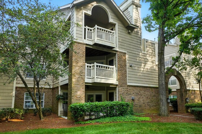 Building Photo - 5007 Sharon Rd