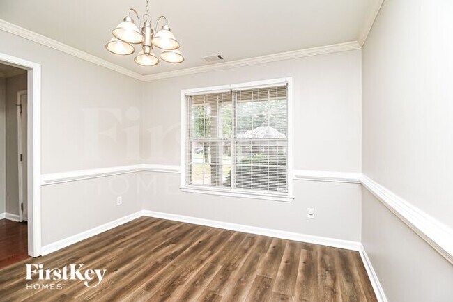 Foto del edificio - 270 Rosewood Cir
