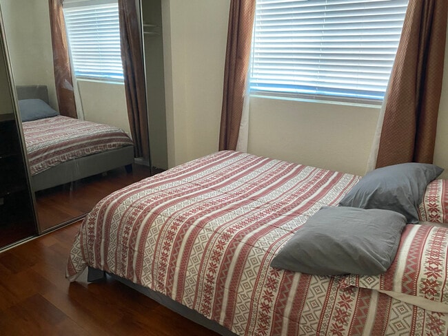 Building Photo - 9938 Buena Vista Dr