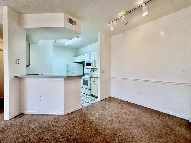 Foto del edificio - 5518 Metrowest Blvd