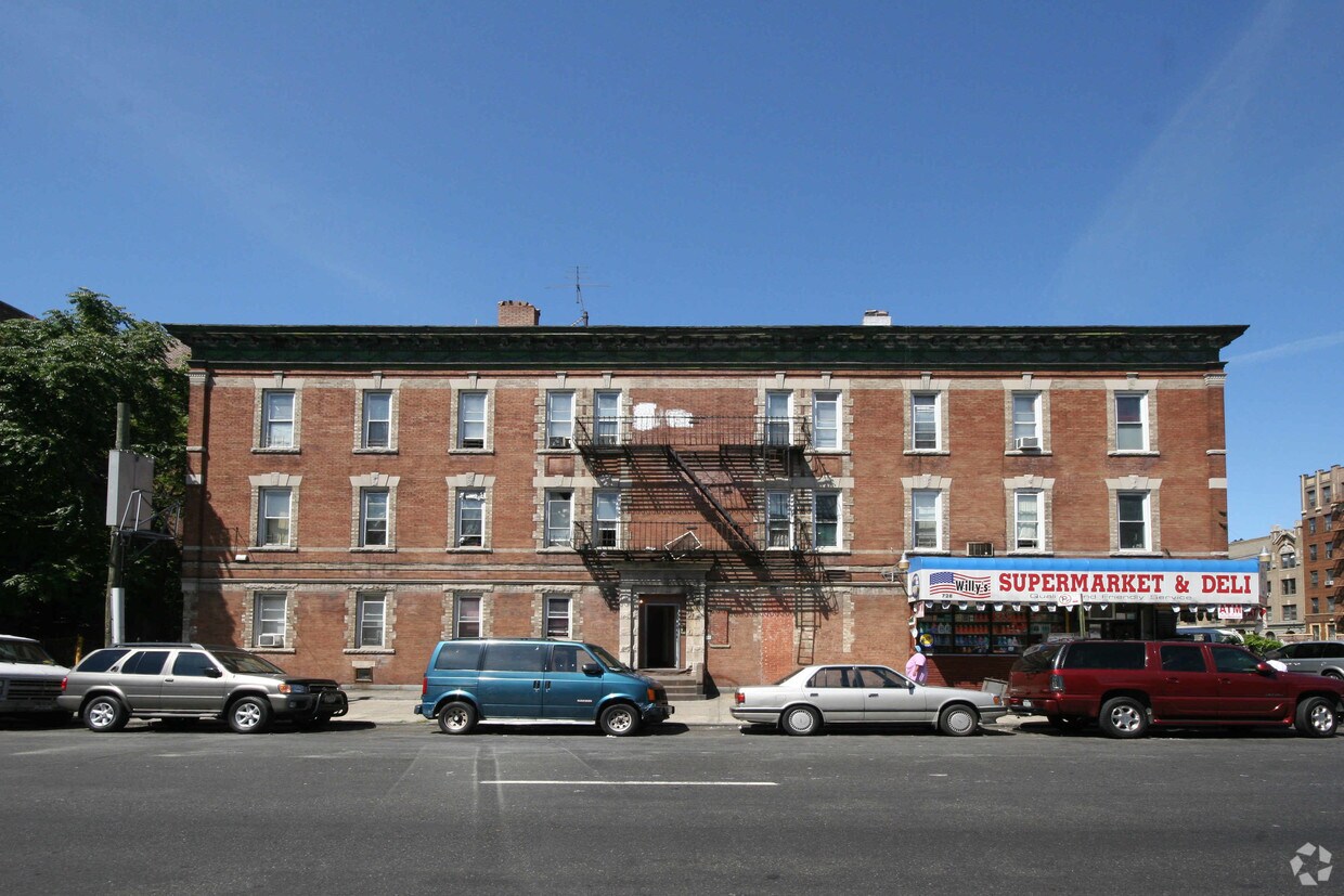 Primary Photo - 728 Rogers Ave