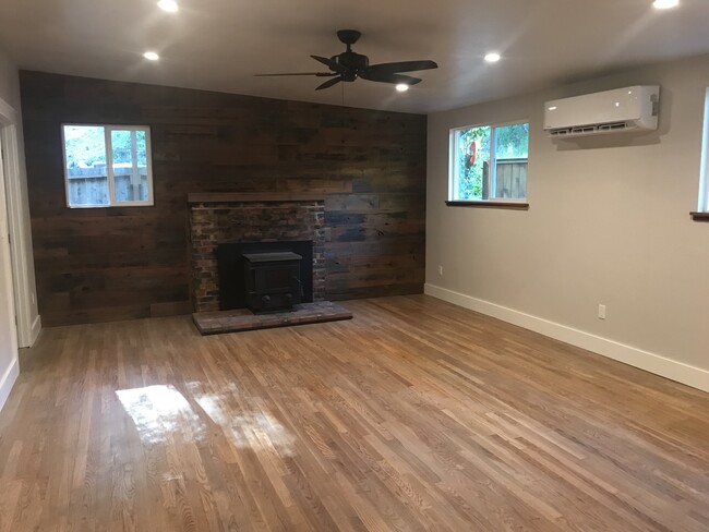 Building Photo - 3174 Calistoga Rd