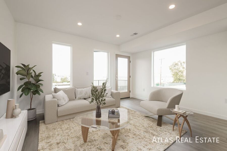 Photo - 2624 S Delaware Street-6