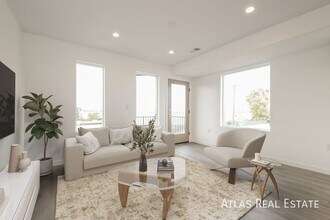 Building Photo - 2620 S Delaware St