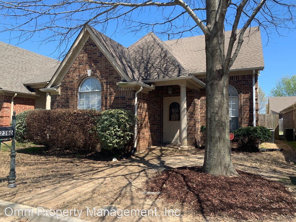 Primary Photo - 3 br, 2.5 bath House - 2380 GARDENBROOK