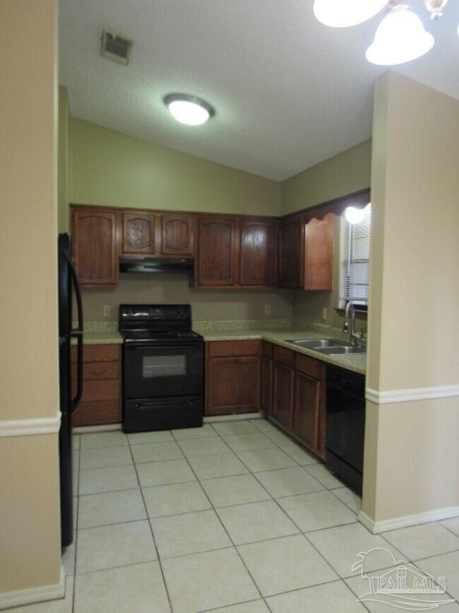 Foto del edificio - 7749 Deborah Dr