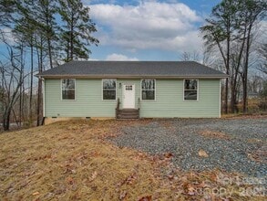 Building Photo - 824 Woodrun Dr