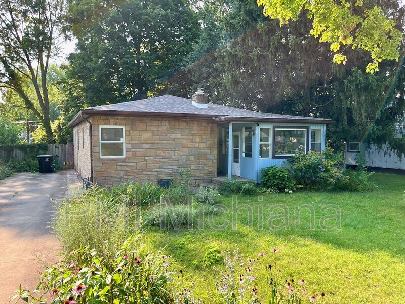 Primary Photo - 54305 Terrace Ln