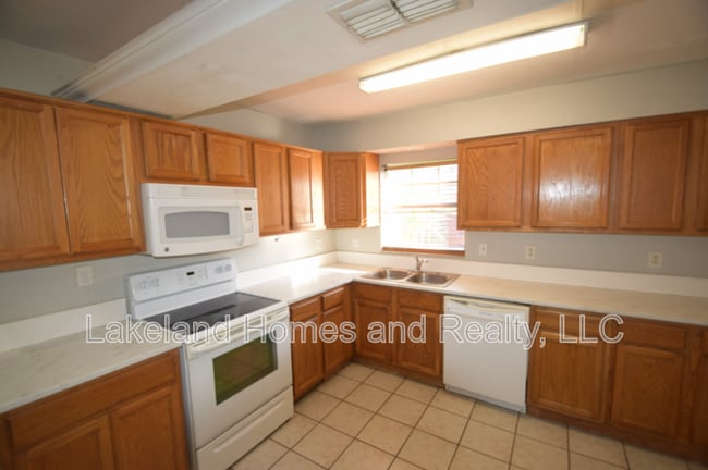 Foto del edificio - 2762 Gale Rose Dr