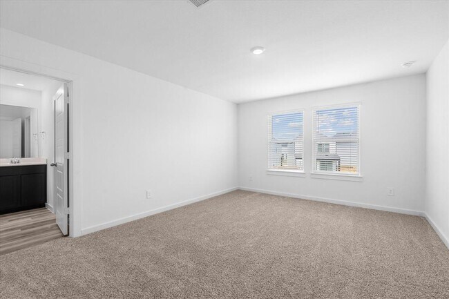 Foto del edificio - 3213 Crown Gate Dr