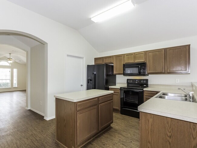 Building Photo - 6827 Orangeville Dr