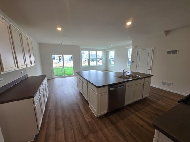 Foto del edificio - 5931 Hawkweed Dr