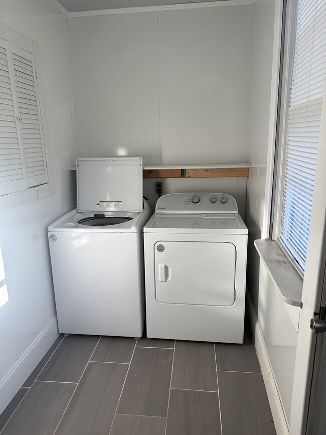 Foto del edificio - 46 S Main St