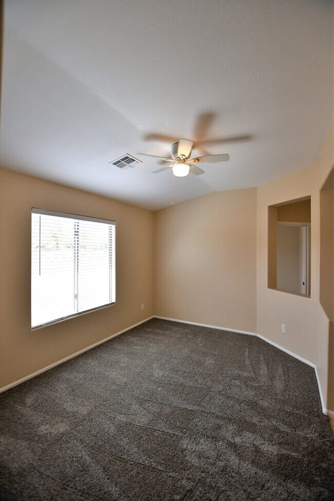 Foto del edificio - 3 bed 2 bath home in Circle Cross Ranch! N...