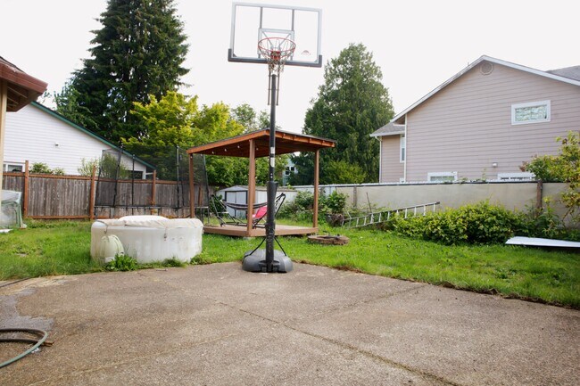 Building Photo - 3012 SE 157th Ave
